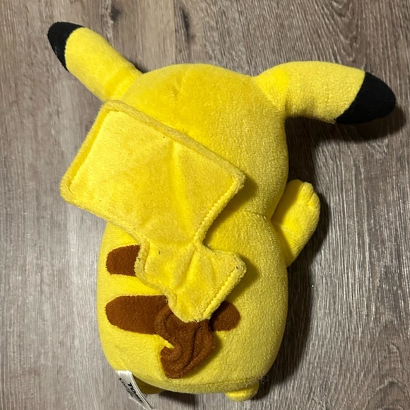 Pikachu 2013 Small Pokémon Plush - Picture 3 of 6